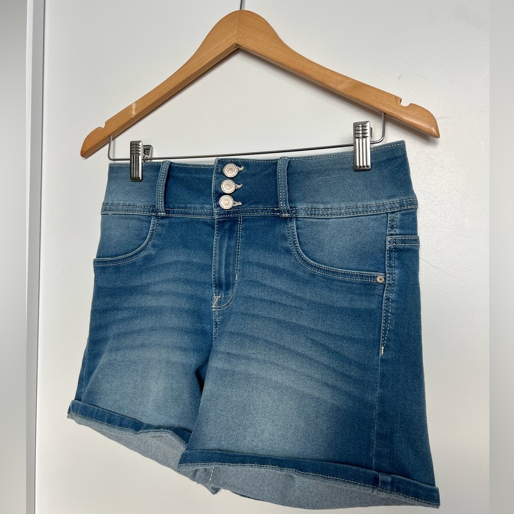[Free add on item] Wallflower Junior denim shorts